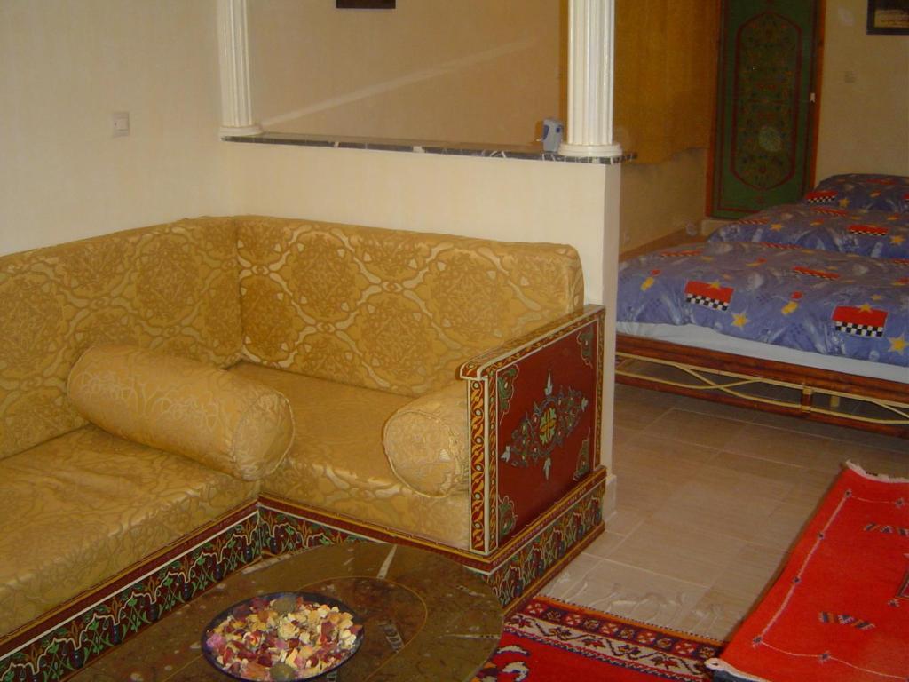 Le Temps De Vivre Bed & Breakfast Варзазат Екстериор снимка