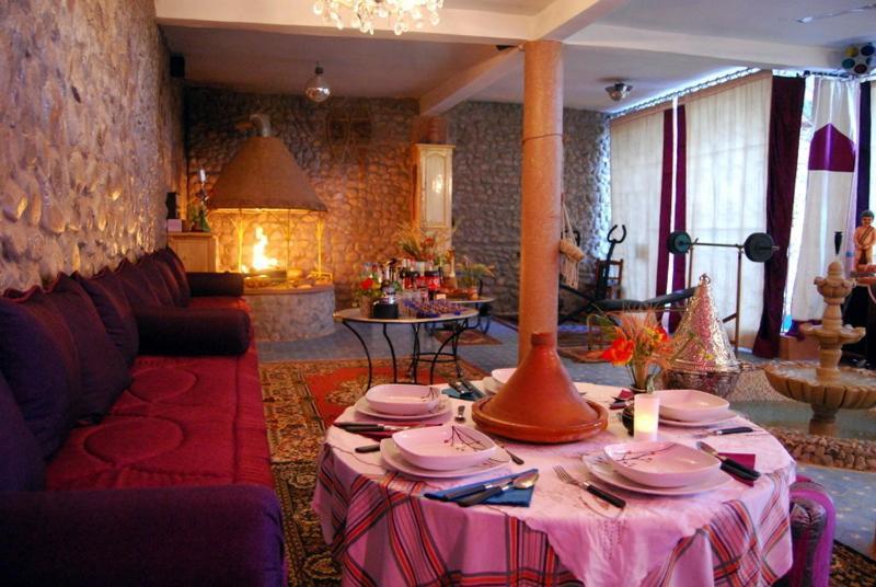 Le Temps De Vivre Bed & Breakfast Варзазат Екстериор снимка