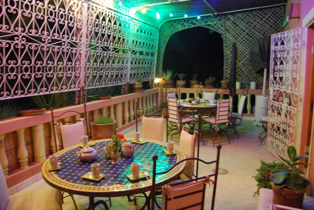 Le Temps De Vivre Bed & Breakfast Варзазат Екстериор снимка